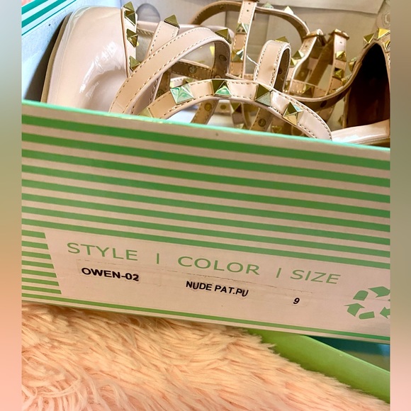 NEW  FAHRENHEIT STUDDED STRAPPY PUMPS , NUDE Sz 8-8.5 - Picture 8 of 11